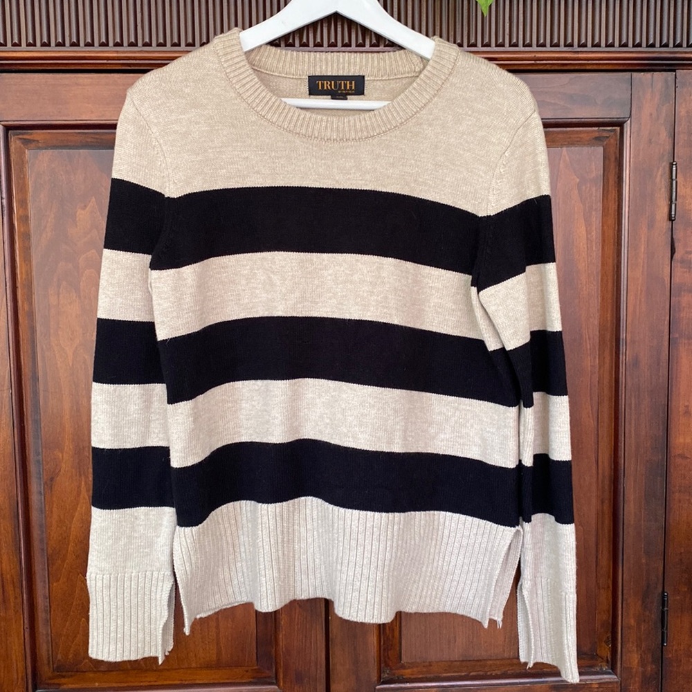 Truth by Republic collegiate stripe pullover crew neck side slits black taupe